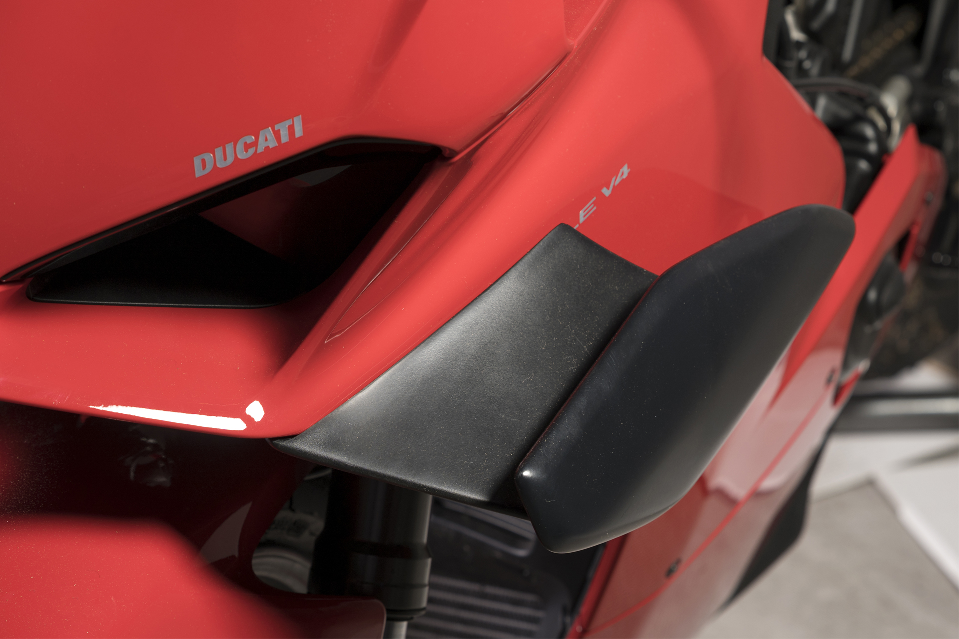 DUCATI Panigale V4 TIE-WINGS - Image 2